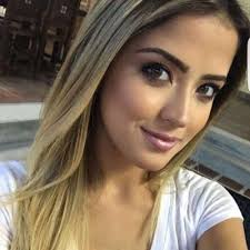 Miriam Velez (@MiriiamVlz)