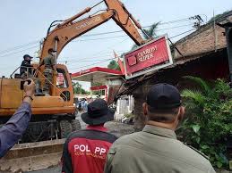Bentuk prestasi yang dimilikipun harus dapat dibuktikan dengan adanya medali, baik dari tingkat provinsi, kabupaten/kota, nasional hingga internasional. Satpol Pp Semarang Bongkar Puluhan Kios Pkl Di Simongan