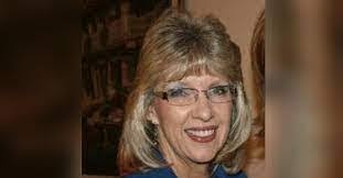 Carrie Dubinsky's Instagram, Twitter & Facebook