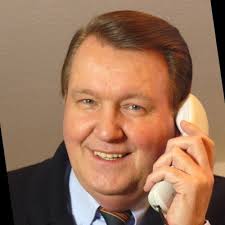 Michael Eckes auf LinkedIn: Prügelstrafe? Ja, bitte! Gerne beschweren wir  uns über die Gen Z…