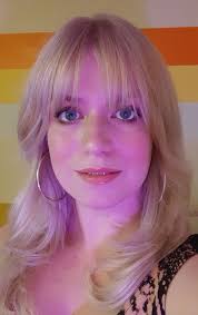 About Me — Lauri Lewis