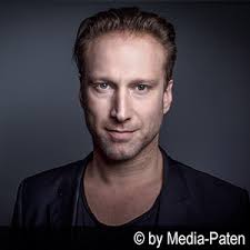 Michael deffert wurde am neujahrstag 1968 in hamburg geboren. Synchronsprecher Von Christian Slater Buchen Media Paten Com