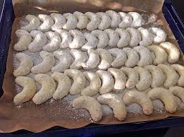 Uromas Vanillekipferl Von Binchen 70 Chefkoch Vanillekipferl Einfache Kokosmakronen Vanillekipferl Rezept