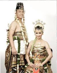 Check spelling or type a new query. Perbedaan Tata Rias Busana Pengantin Solo Dan Pengantin Jogja Tirasenna Wedding