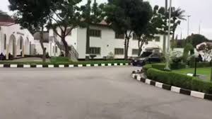 Nigerian politician, bola ahmed tinubu, has almost missed his steps and fell during the 11th edition of annual arewa house lecture series held in kaduna state today. Bola Tinubu Pays Condolence Visit To Sanwo Olu Speaks On Recent Happenings In Lagos Youtube