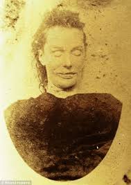 Jack The Ripper S Knife Discovered By Relative Of Surgeon Suspect Sir John Williams Daily Mail Online September 30, 1888 london, england jack the ripper victims numbers 3 and 4, elizabeth long liz stride and catherine eddowes are killed. daily mail