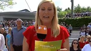 Browse 1,176 andrea kiewel stock photos and images available, or start a new search to explore more stock photos and images. Shameful Moment In Zdf S Tv Garden Andrea Kiewel Surprises In The Questionnaire Is She Too Far Away
