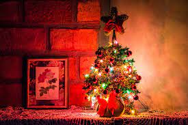 Serupa dengan kreasi pohon natal diatas, kali ini kita masih menggunakan papak kayu sebagai bahan utama membuat pohon natal. 5 Kreasi Unik Pohon Natal Diy Dijamin Hemat Bujet