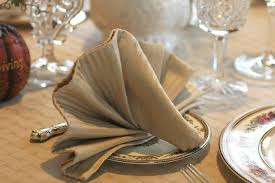 Pliage De Serviettes Facile En Eventail Pour Une Fete Champetre Pliage Serviette Pliage Serviette Facile Pliage Serviette Papier