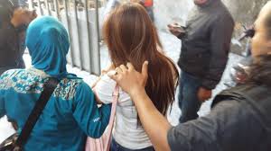 Cerita ini berawal ketika adikku melanjutkan sekolah smpnya dismp negeri j***a 1 bersama dengan ku sehingga kami kos berdua. Apes Sekali Rekam Adegan Mesra Di Penginapan 4 Anak Sma Terjaring Razia Halaman All Tribun Timur