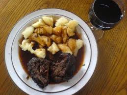Fleisch Rinderbackchen In Portwein Rezept Rezept Fleisch Rinderbackchen Lebensmittel Essen