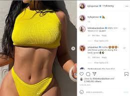 Shop kylie skin by kylie jenner featuring all cruelty free, vegan, gluten free, paraben free, sulfate free and dermatologist tested products. Kylie Jenner Flaunts Perfectly Toned Figure In Latest Post Says It S The Weekend