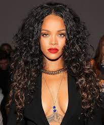 How To Embrace Your Frizzy Hair Rihanna Hairstyles Older Women Hairstyles Hair Styles