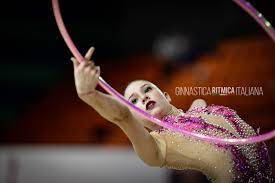 Ancora una volta protagoniste milena e sofia raffaeli (ieri arrivata seconda, quindi vice campionessa italiana), chiamate a ribadire la grande … Assoluti 2018 Milena Baldassarri La Nuova Regina D Italia Homeofrhythmics
