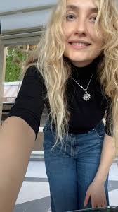 Daniela Feldman's Instagram, Twitter & Facebook