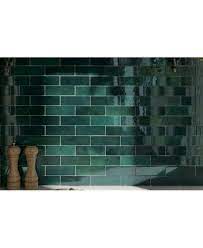 carrelage effet zellige a vert fonce brillant 6 5x20cm zellige carrelage carrelage cuisine