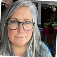 Stacey Beal's Instagram, Twitter & Facebook