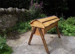 The bars form a continuous roof over the comb, whereas the frames in most current hives allow space for bees to move up or down between boxes. 38 Diy Bee Hive Plans With Step By Step Tutorials Free