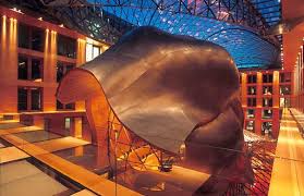2001 yılında tamamlanmaış olan dz bank binası, ticari ve konut alanlarından oluşuyor. Dz Bank Berlin Gehry Frank Projects Projects Architecture Thomas Mayer Archive