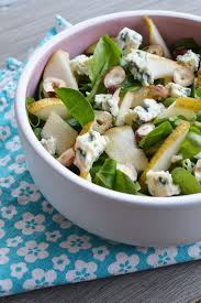 D Une Grande Simplicite Avec Peu D Ingredients Et Une Alliance Subtile De La Poire Du Bleu D Auvergne Une Salade De Poire Recette Salade Ete Bleu D Auvergne