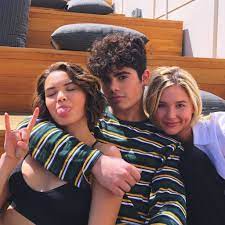 Besides, he had a starring role of lucas in the 2018's sitcom alexa & katie. Emery Kelly On Twitter 3 More Days Who S Excited Alexaandkatietv Netflixfamily Netflix