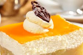 Mehl und backpulver mischen, kurz unter den teig rühren. Kostlicher Apfelkuchen Der Backerei Lutz Mit Seinen Cafes In Der Eifel An Der Mosel Und Im Kreis Mayen Koblenz Baeckerei Lutz Regionalmarkeeifel