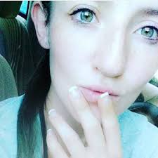 Amanda Wyrick 0101679 she was born May 5th 1980 she's 5'4 & 135lbs brown  hair, hazel eyes I like to listen to music, dancing, Im enrolled in IPT  school right now Industrial