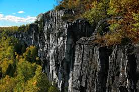 Mobile photo upload sobre cup and saucer trail. Cup And Saucer Escarpment Biosphere Conservancy