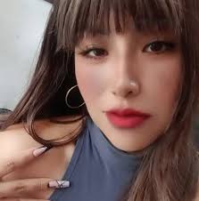 Yo riéndome de un chiste que todavía ni cuento.