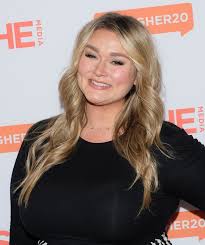 Hunter mcgrady won't be losing weight before she heads down the aisle, and she doesn't think you should feel like you have to either! Hunter Mcgrady Plus Size Model Huge Boobs Measurements Hd Pics Height Weight Bra Size Big Breast Size More Top 10 Ranker