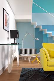 Voorgevel van het wall house 2 van architect john hejduk. 4 Ways To Bring Color Blocking Home