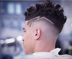 « je voudrais un dégradé avec trait«. Coiffure Degrade Homme Avec Trait