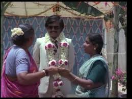Nallavanuku Nallavan Tamil Movie Scenes Clips Comedy Songs Namma Mudhalaali Song Youtube To avenge rajini, karthik lures rajni's daughter thulasi and marries her. nallavanuku nallavan tamil movie scenes clips comedy songs namma mudhalaali song