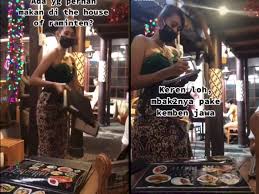 Ada banyak jenis game seperti ini yang bisa dimainkan di perangkat android. Unik Pelayan Restoran Ini Gunakan Pakaian Tradisional Kemben Untuk Sambut Pembeli Indozone Id