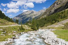 Auf einer gesamtfläche von 9,5 hektar werden etwa 40 sportarten an land, im wasser, und in der luft angeboten. Area 47 Tirols Grosster Outdoor Freizeitpark Ferienhaus Tirol