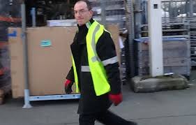Nous vous invitons à privilégier messenger. 1 2 3 Insertion Retour Sur L Insertion Reussie De Bernard Bellanger Coordinateur Dechets Leroy Merlin Angers