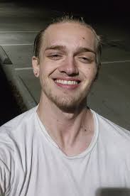 Hey there! My name is Chase, 21. I work an overnight job that pays cash,  and I'm looking to room with somebody for 450-500 per month. I leave in the  mornings for