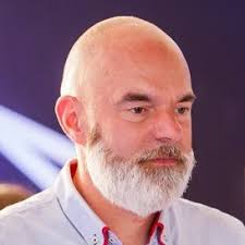 For this Paris Fashion Week, I had a very great experience helping as a  backstage assistant and dresser for Didu and 022397Bluff. Thank you ⭐️