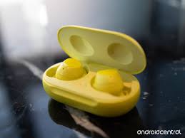 Samsung Galaxy Buds Offer Competition To Apple S Airpods Samsung Galaxy Samsung Galaxy