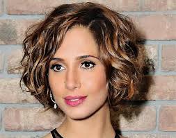Short Bob Hairstyles For Thick Coarse Wavy Hair With Brown Highlight Jpg 818 645 Pixels Short Wavy Hairstyles For Women Thick Hair Styles Short Wavy Haircuts