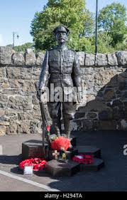 Statue robert quigg hi-res stock photography and images
