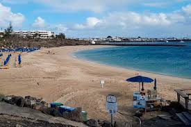 Playa de papagayo está ubicada en la conocida como punta del papagayo en el extremo meridional de la isla. Las 12 Playas Mas Paradisiacas En La Isla De Lanzarote
