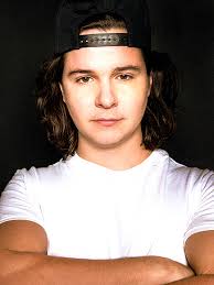 It was a big big world but we thought we were bigger pushing each other to the limits we were learning quicker, by eleven. Lukas Graham Meet The Danish Singer Behind 7 Years People Com