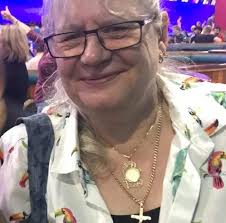 Anybody please have a pattern for the pineapple it is my favourite pattern  and would love to try and make a top for myself with it. Many thanks for  reading.