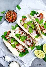 When i created this sauce, my goal was to incorporate some traditional flavors you would expect to find on a taco with enough brightness to help elevate the fish. Lachs Tacos Mit Frischem Koriander Creme Fraiche Und Rotem Chimichurri Backstubchen