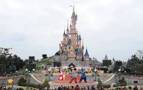 Résultat de recherche d'images pour "disneyland manege"