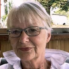 Karen Merrifield's Instagram, Twitter & Facebook