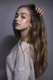 Braiding hairstyles for big foreheads. Trendy High Forehead Hairstyles For Women Hair Style For Big Forehead Big Forehead Hairstyle Big Forehead Hairstyle For Women S Big Forehead Hairstyle Inspo