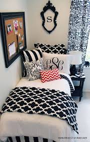 Kos diy hiasan bilik tidur di bawah hanyalah jenis ringkas dan cik tom buat sebenarnya untuk cukup syarat sahaja. Dekorasi Bilik Tidur Tema Hitam Putih Blog Sihatimerahjambu