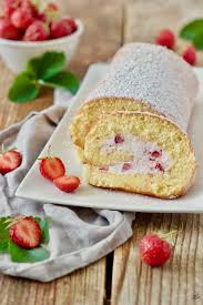 Einfache Erdbeerroulade Erdbeerrolle Rezept Sweets Lifestyle Rezept Erdbeerroulade Erdbeerrolle Erfrischende Desserts